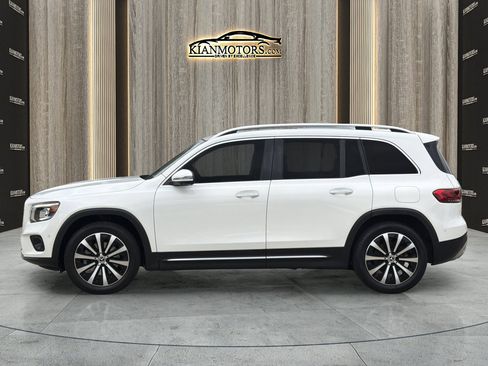 Used 2021 Mercedes-Benz GLB 250 4MATIC image 4