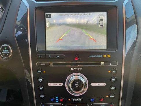 Used 2017 Ford Explorer Platinum AWD/4WD image 23