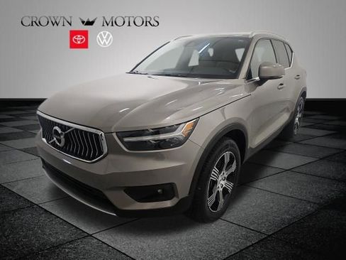 Used 2020 Volvo XC40 T5 Inscription w/ Protection Package AWD/4WD image 3