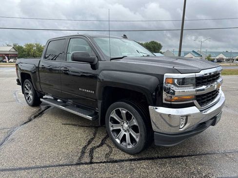 Used 2018 Chevrolet Silverado 1500 LT w/ All Star Edition AWD/4WD image 30