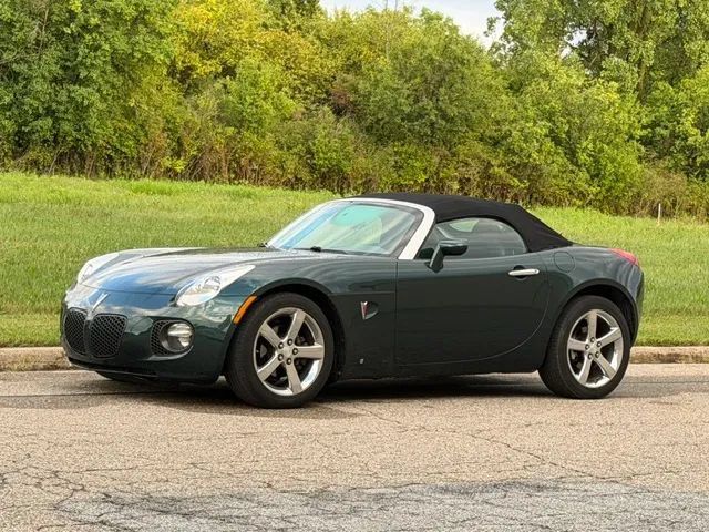 Used 2009 Pontiac Solstice GXP w/ Premium Package RWD image 7