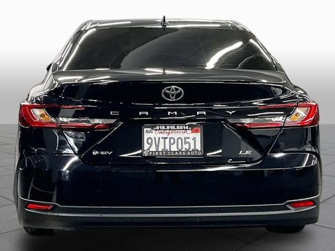 Used 2025 Toyota Camry LE w/ Convenience Package FWD image 4