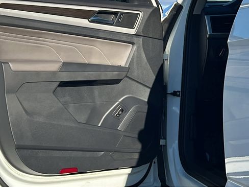 Certified 2021 Volkswagen Atlas SE image 23