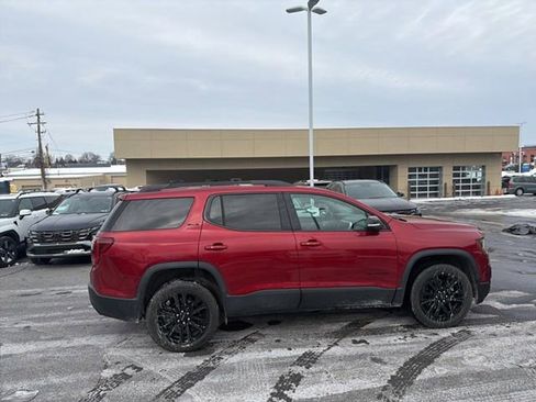 Used 2022 GMC Acadia SLE w/ Driver Convenience Package image 11