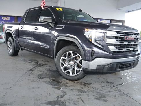 Used 2023 GMC Sierra 1500 SLE RWD image 3