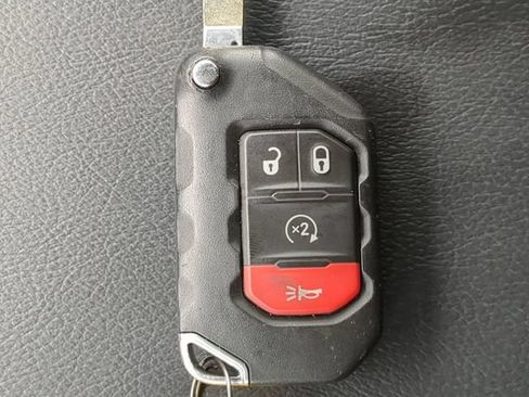 Used 2023 Jeep Wrangler Unlimited Sahara w/ Cold Weather Group AWD/4WD image 36
