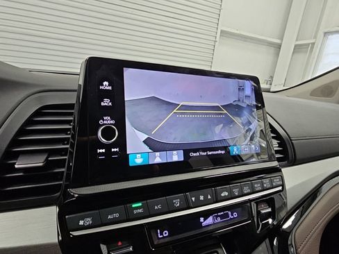 New 2026 Honda Odyssey Touring image 19
