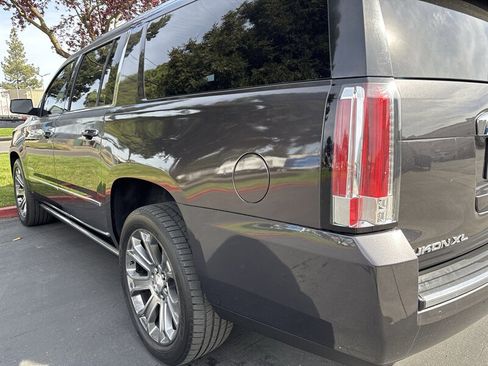 Used 2015 GMC Yukon XL Denali w/ Premium Package AWD/4WD image 8