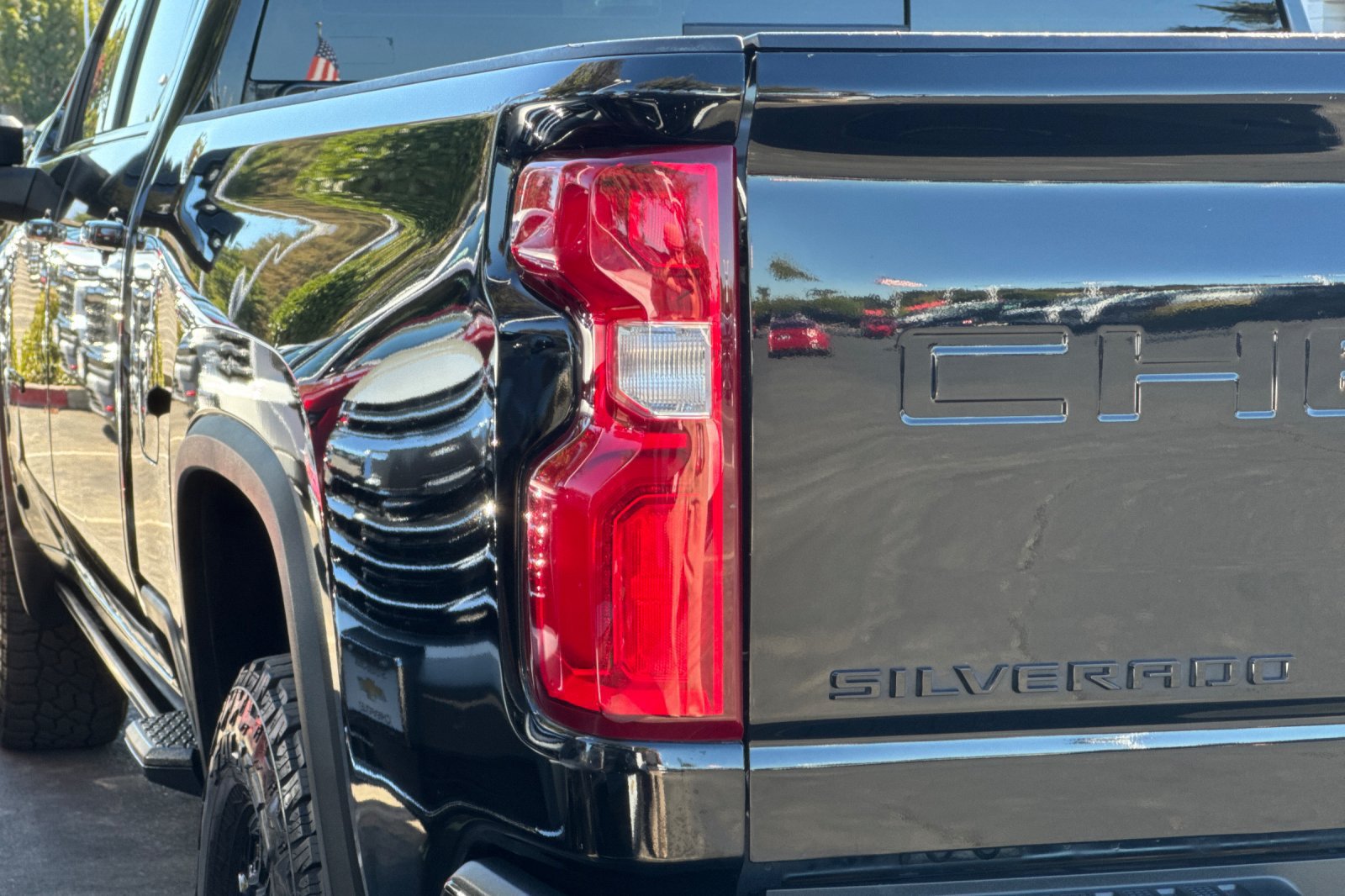 Used 2021 Chevrolet Silverado 2500 High Country w/ Z71 Off-Road Package AWD/4WD image 44