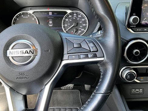 Used 2022 Nissan Sentra SV image 11
