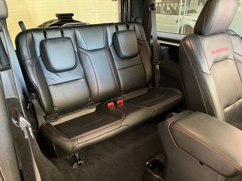 Used 2021 Jeep Wrangler Rubicon AWD/4WD image 29