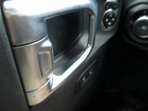 Used 2023 Jeep Wrangler Unlimited Rubicon w/ Steel Bumper Group image 25