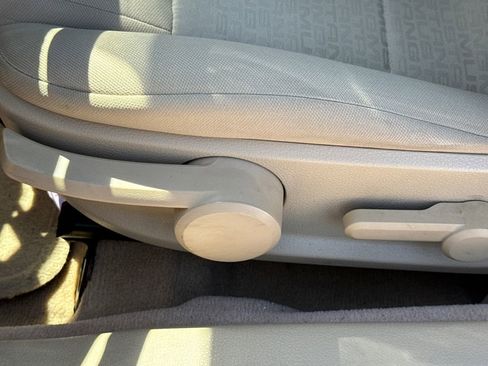 Used 2007 Ford Mustang Deluxe image 22