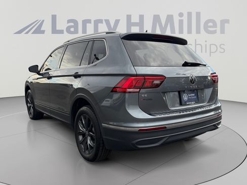 Certified 2023 Volkswagen Tiguan SE w/ Panoramic Sunroof Package AWD/4WD image 3