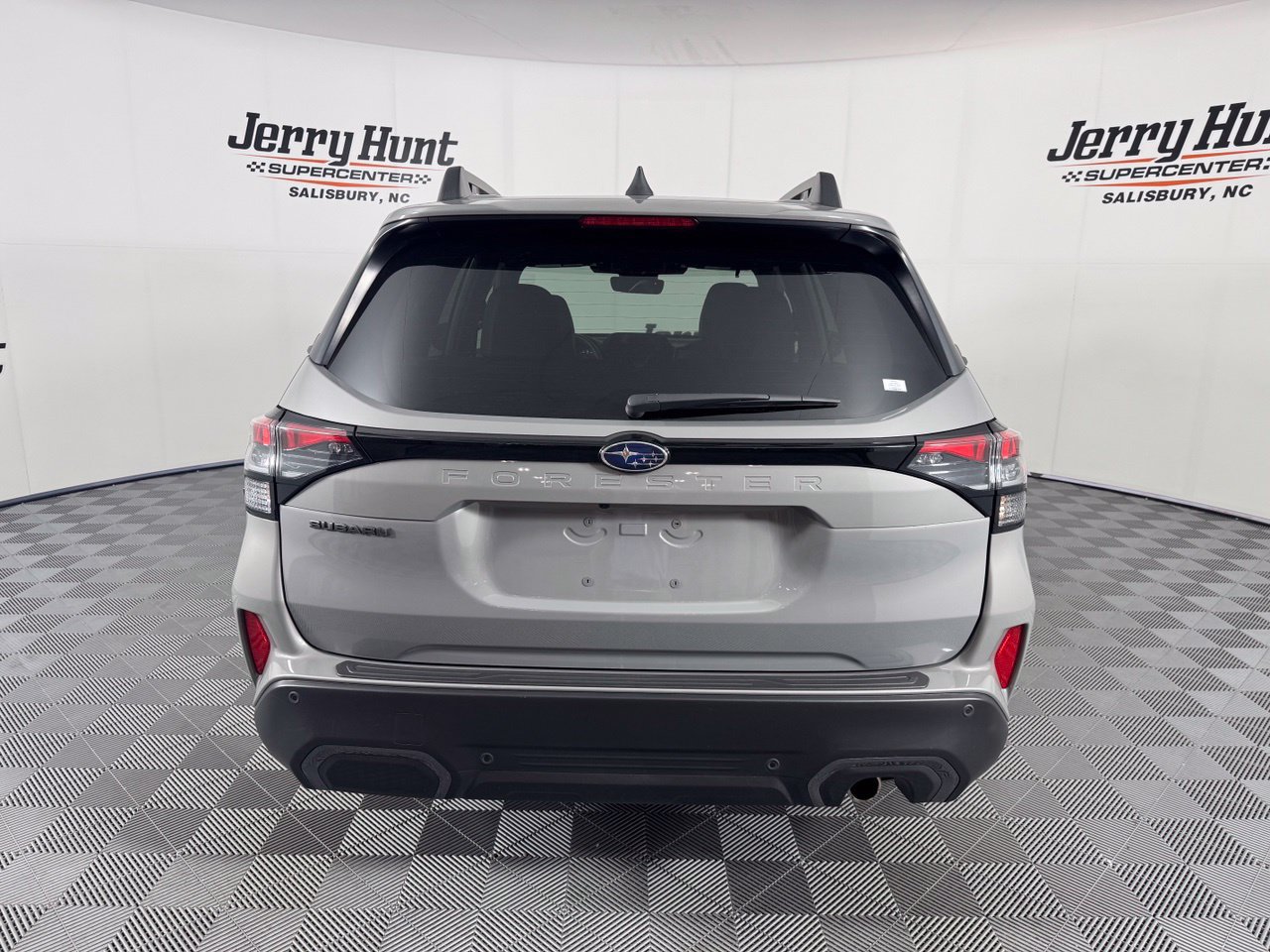 Used 2025 Subaru Forester Limited w/ Popular Package #2 AWD/4WD image 8