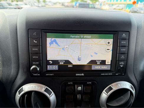 Used 2017 Jeep Wrangler Unlimited Sahara w/ Dual Top Group AWD/4WD image 21