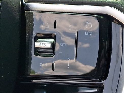 Used 2021 Land Rover Range Rover Velar R-Dynamic HSE AWD/4WD image 22