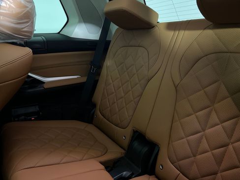 Used 2026 BMW X7 xDrive40i w/ Executive Package image 36