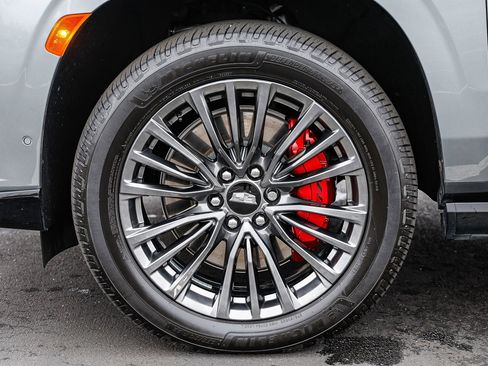 Used 2023 Cadillac Escalade V image 9