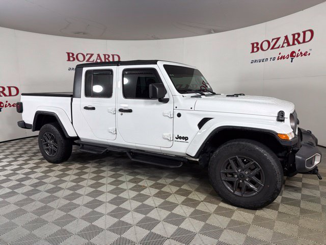 Used 2024 Jeep Gladiator Sport AWD/4WD image 17