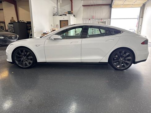Used 2015 Tesla Model S 85D image 7