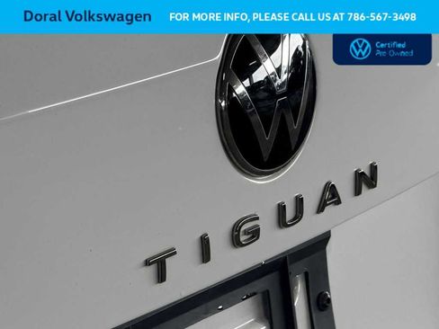 Certified 2022 Volkswagen Tiguan SE image 10