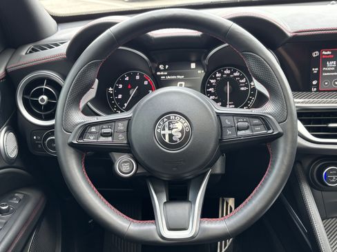 Used 2023 Alfa Romeo Stelvio Estrema AWD/4WD image 19