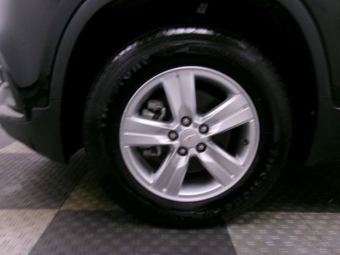Used 2022 Chevrolet Trax LS w/ Tint and Cruise Package AWD/4WD image 14