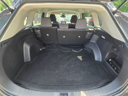 Used 2021 Toyota RAV4 XLE FWD image 13