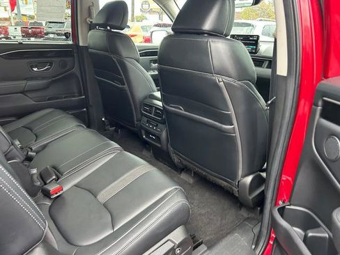Used 2023 Honda Pilot Touring image 23