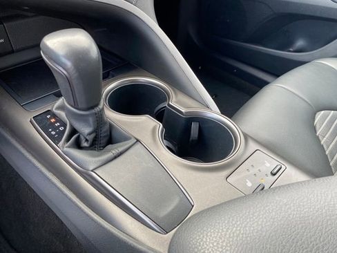 Used 2023 Toyota Camry SE image 10