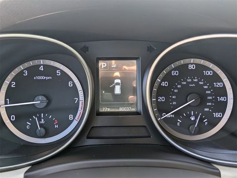 Used 2018 Hyundai Santa Fe SE image 35