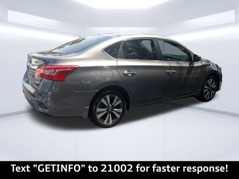 Used 2019 Nissan Sentra SV w/ Special Edition Package FWD image 5