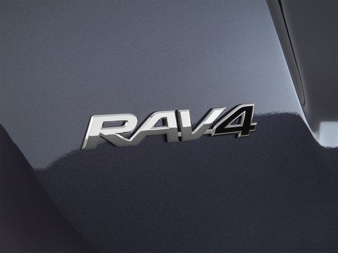 Used 2017 Toyota RAV4 LE FWD image 58