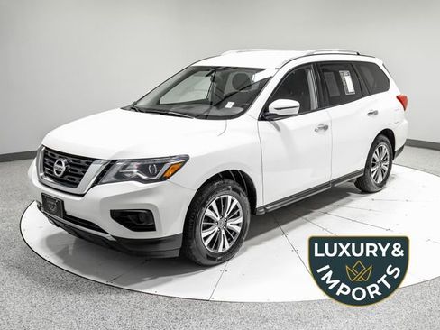 Used 2020 Nissan Pathfinder S AWD/4WD image 1