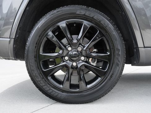 Used 2019 Jeep Grand Cherokee Altitude RWD image 28