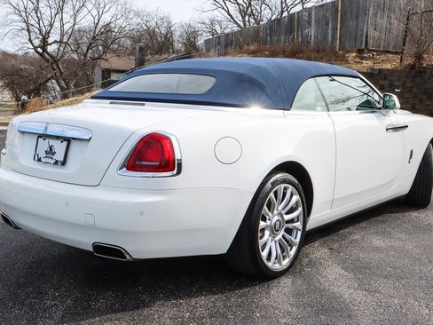 Used 2019 Rolls-Royce Dawn image 17