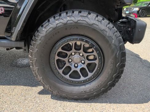 Used 2022 Jeep Wrangler Unlimited Rubicon w/ Xtreme Recon 35" Tire Package AWD/4WD image 24