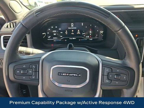Used 2024 GMC Yukon XL Denali w/ Advanced Technology Package AWD/4WD image 4