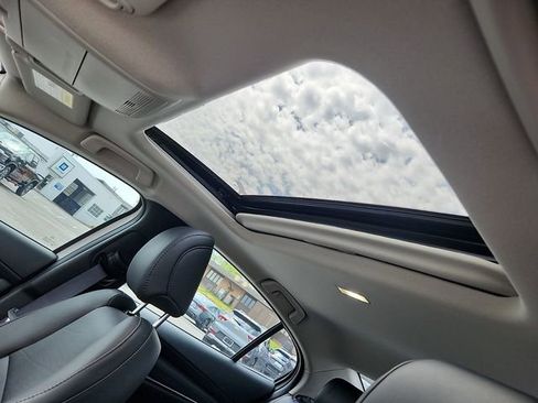 Used 2023 MAZDA MAZDA3 s image 14