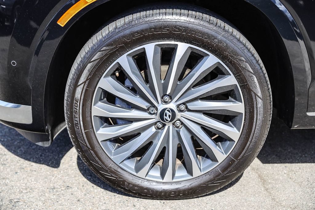 Certified 2025 Hyundai Palisade Calligraphy AWD/4WD image 9