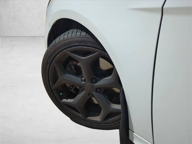 Used 2018 Ford Focus ST FWD image 7