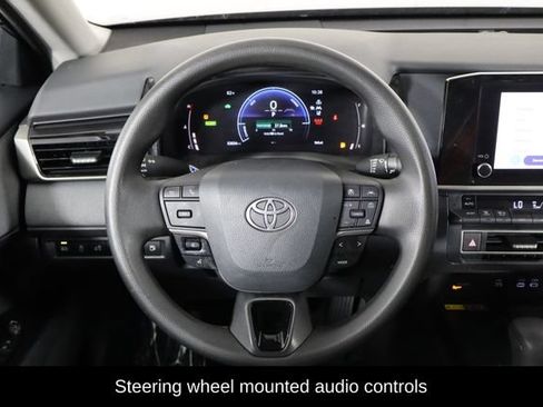 Used 2025 Toyota Camry LE FWD image 6