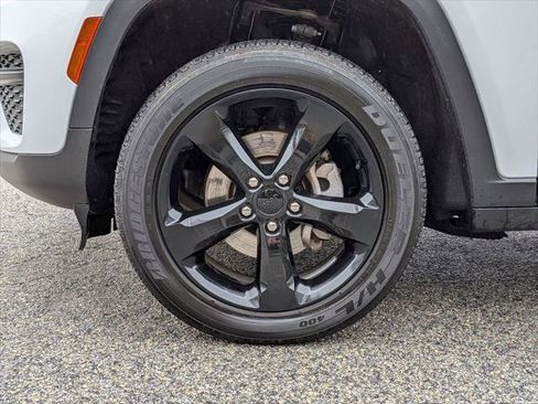 Certified 2023 Jeep Grand Cherokee Altitude AWD/4WD image 29