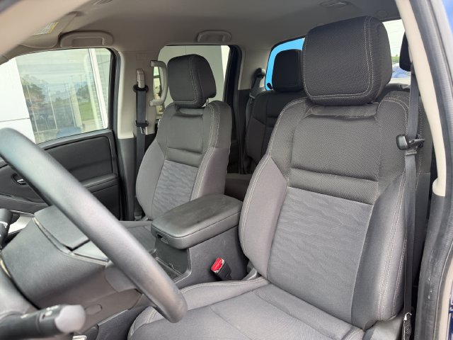 Used 2023 Nissan Frontier SV w/ Tow Package AWD/4WD image 12