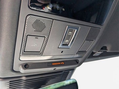 Used 2024 Land Rover Discovery Sport Dynamic SE image 17