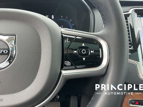 Certified 2023 Volvo XC90 B5 Plus AWD/4WD image 21