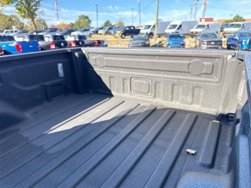 Used 2023 Jeep Gladiator Sport image 9