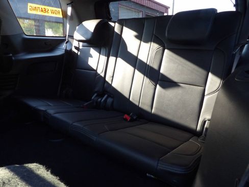Used 2015 GMC Yukon Denali w/ Premium Package AWD/4WD image 12