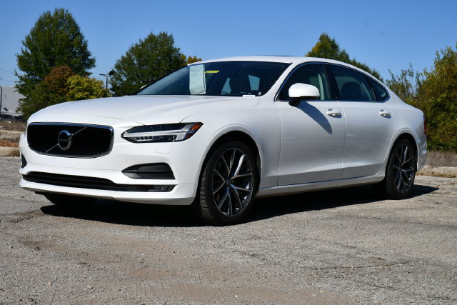 Used 2018 Volvo S90 T5 Momentum w/ Momentum Plus Package AWD/4WD image 3